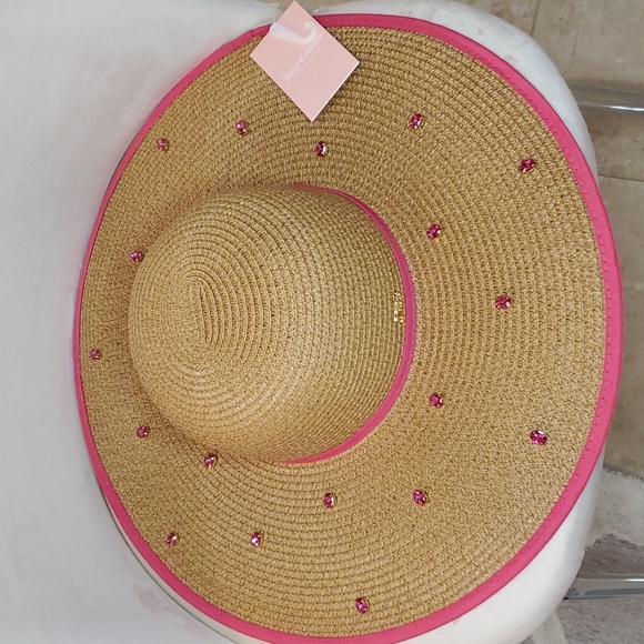 Juicy Couture Accessories - 🎉HP🎉Juicy Couture 💖NWT💖 Straw Hat with Pink Ribbon Trim & Pink Gemstones!
